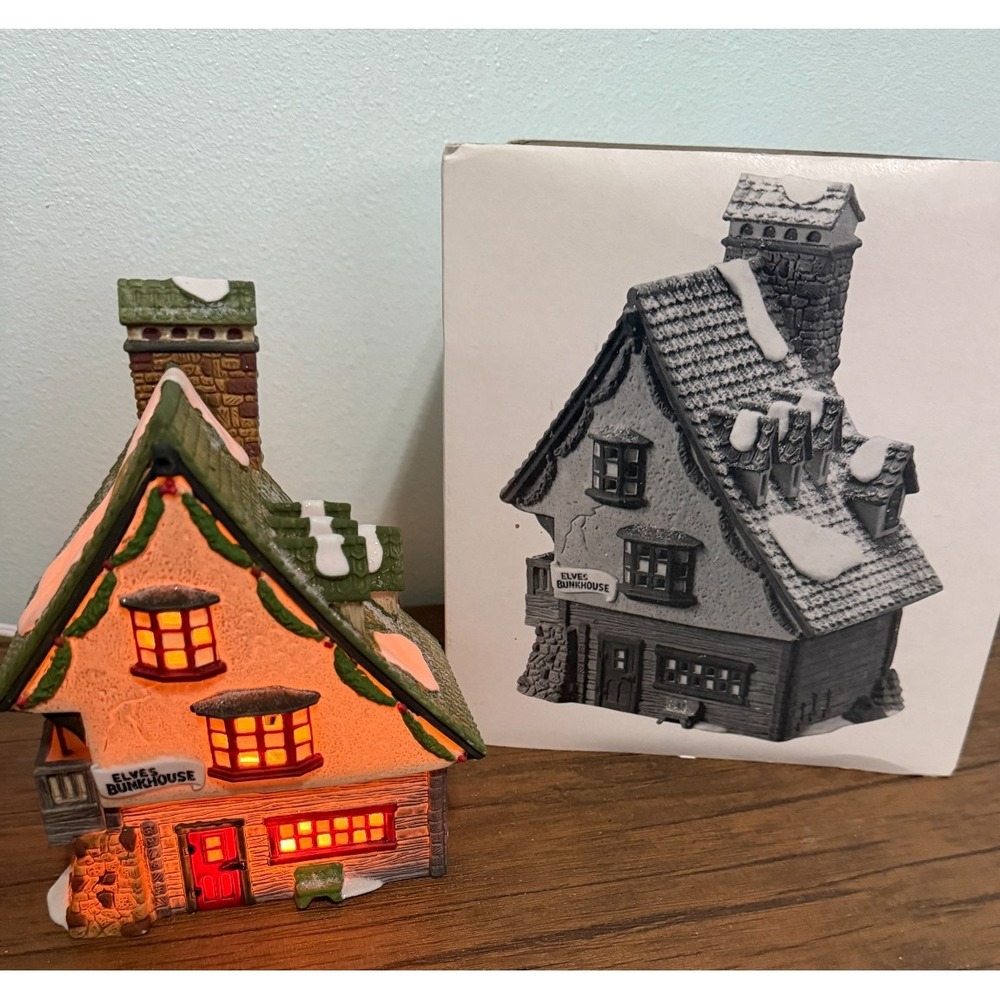 Dept 56 North Pole Series Elves Bunkhouse 5601-4 Retired 1990 Christmas Lighted